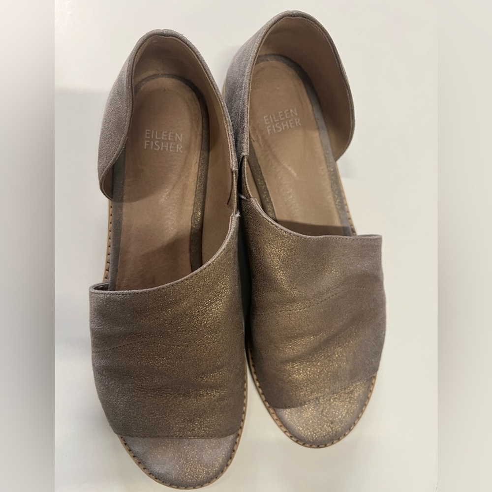 Eileen Fisher Women's Old gold Metallic Taupe flat sandal